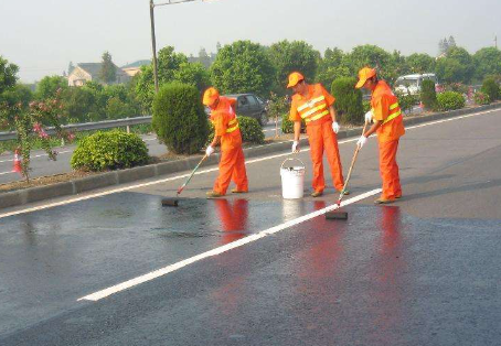 固原 彩色路面喷漆维修改色的使用寿命有多长？